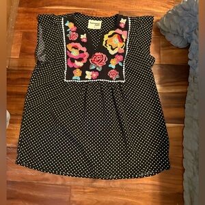 Savanna‎ Jane size medium top